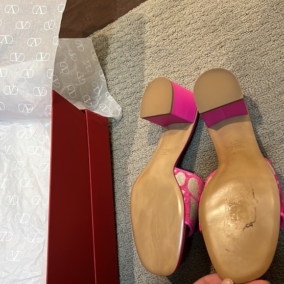 Brand new Valentino sandals - Picture 2 of 4